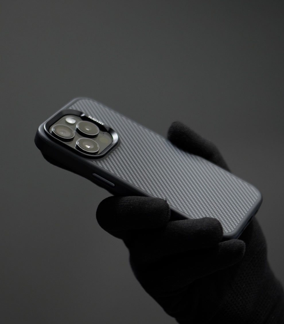Minimalist shockproof iPhone case with carbon fiber design