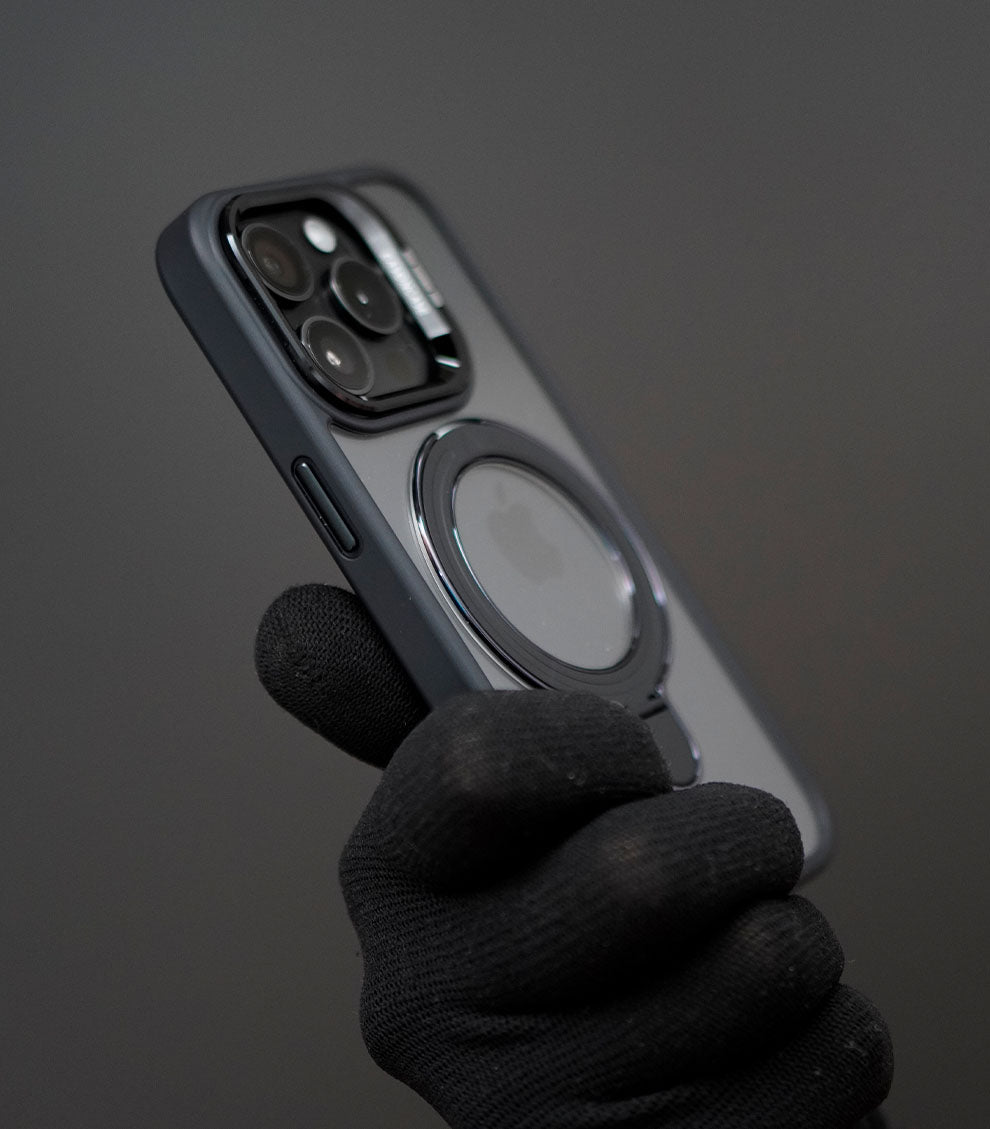 Minimalist transparent phone case with magnetic grip ring