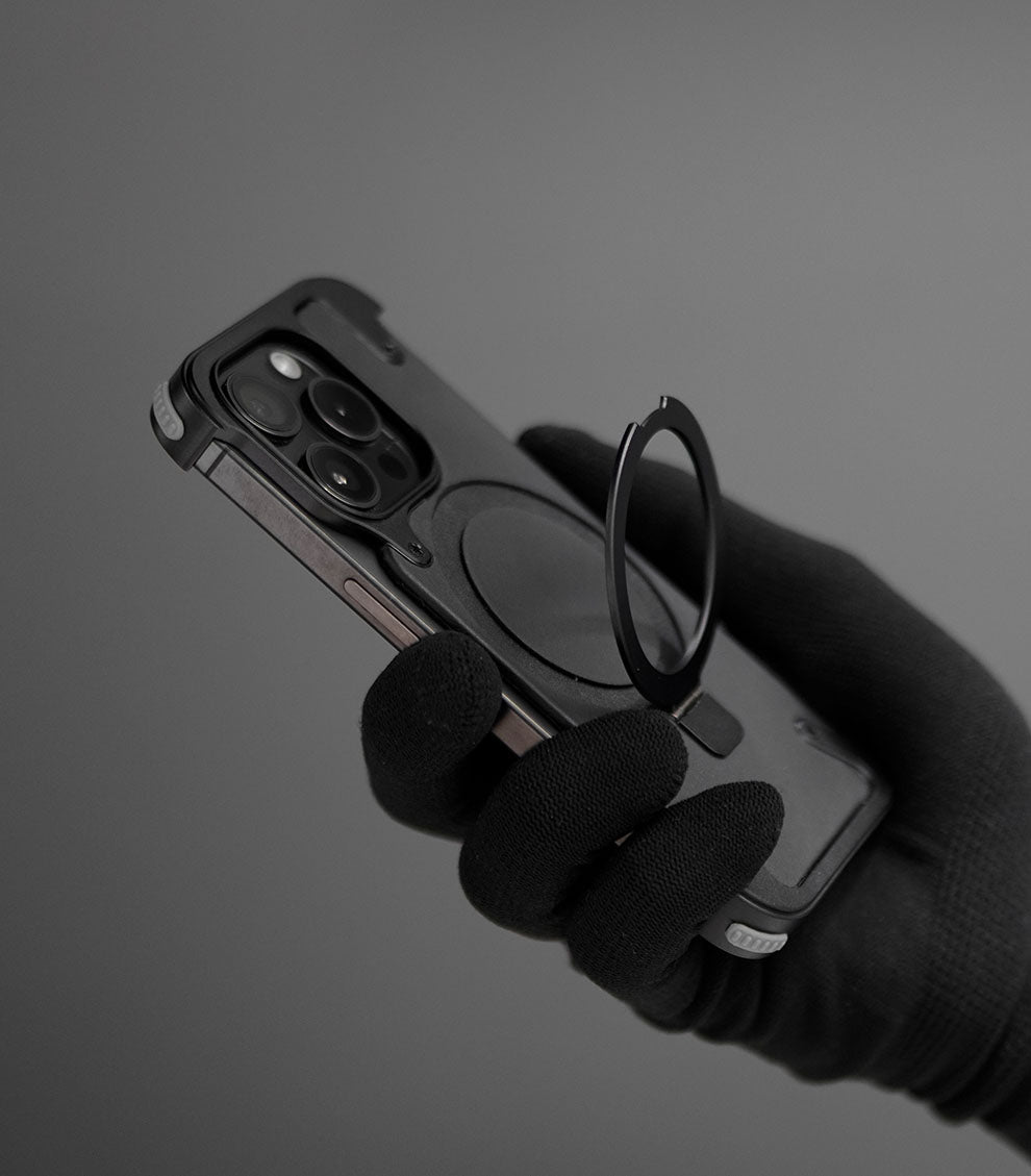 Shockproof universal phone cover with built-in ring holder
