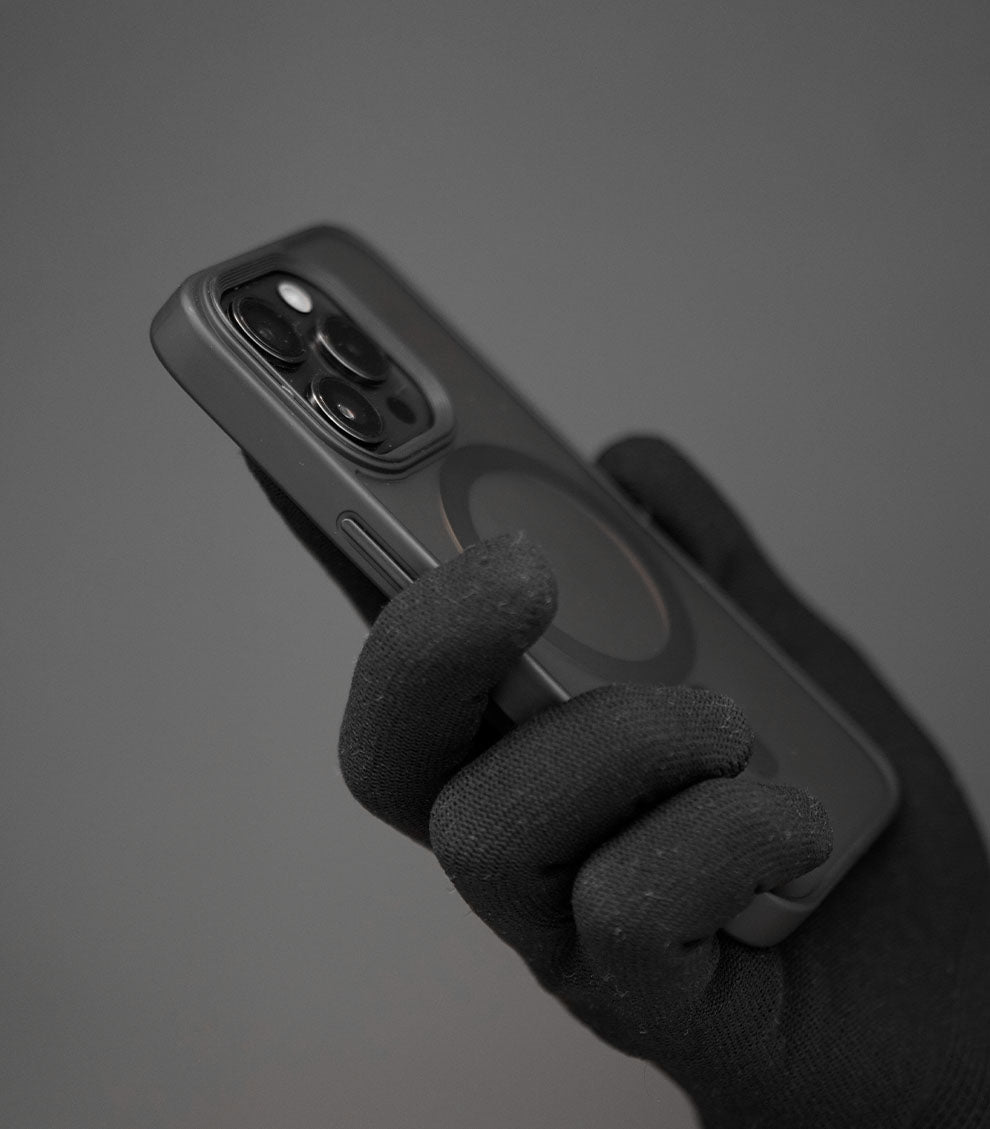 Universal black frosted phone case supporting magnetic accessories